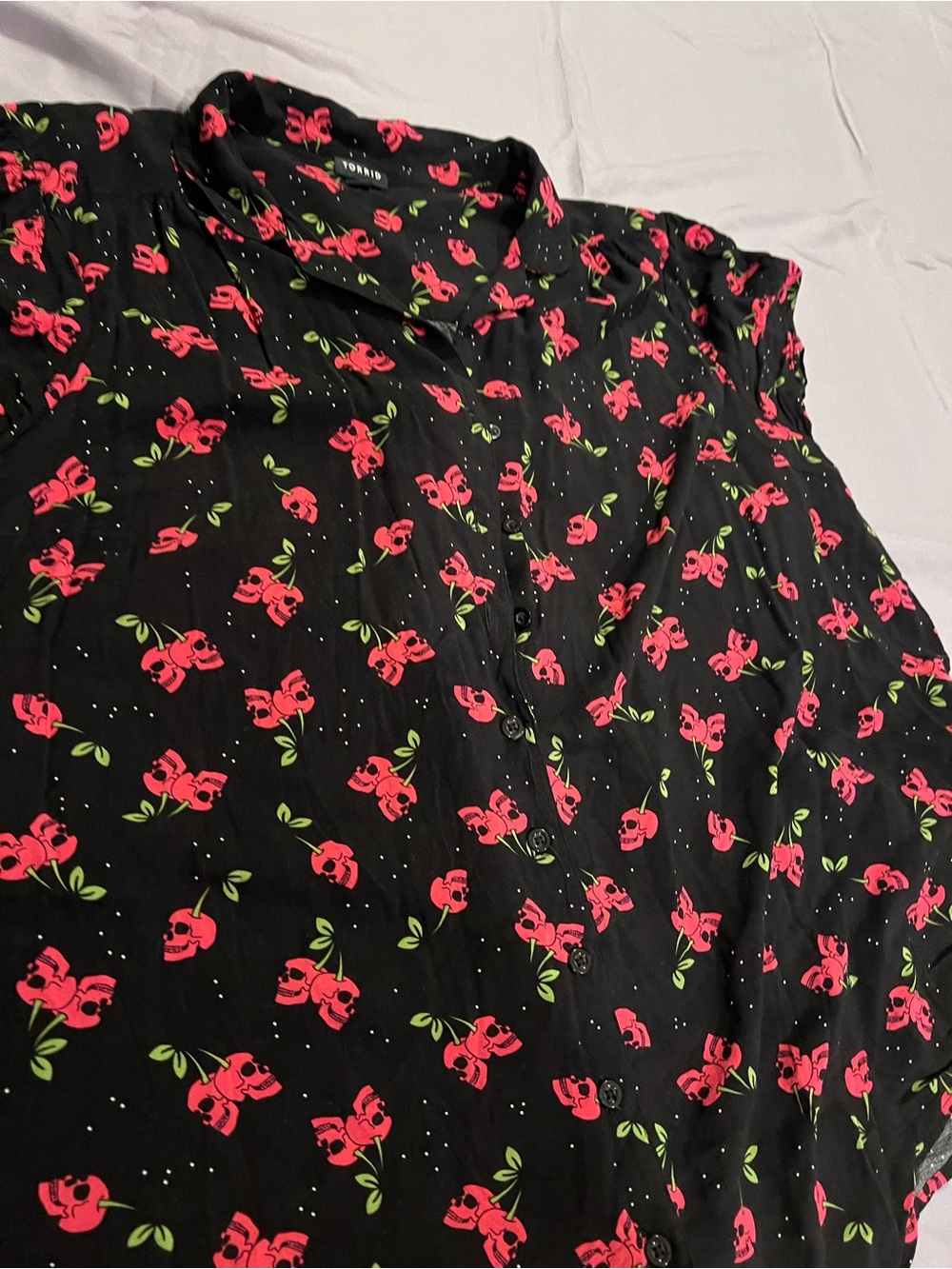 Torrid Black Cherry Skull Button-Up Blouse - Picture 4 of 5